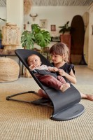 Little Pea BabyBjorn Bouncer Balance Soft-charcoal-grey-3D-jersey_lifestyle